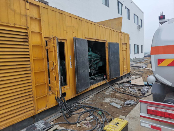 碌曲如何在发电机出租合同中约定设备的维修和保养责任?